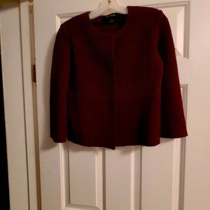 Beautiful St John Maroon Short Jacked, Ribbed design, Like New, petite